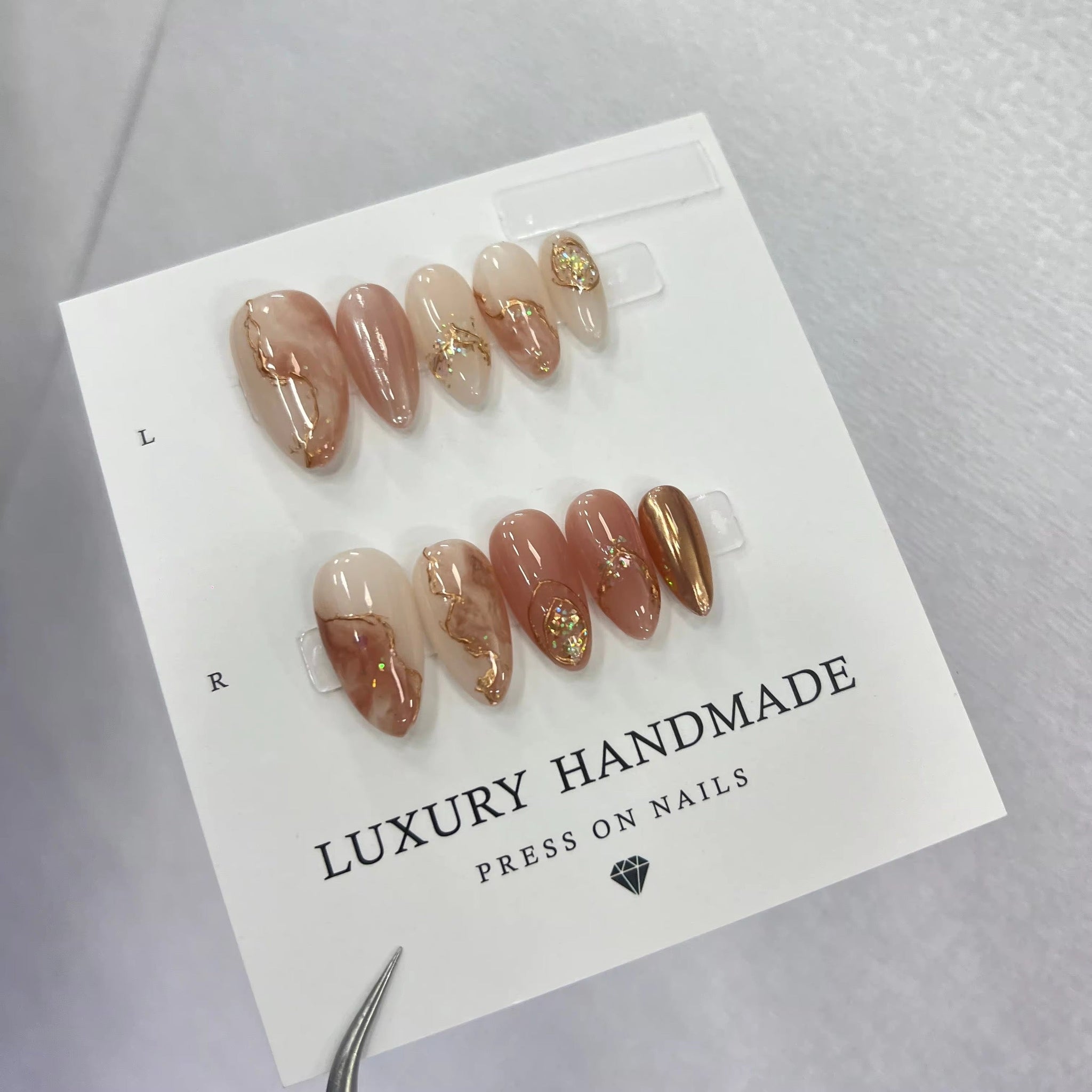 N05 Marble Nails Set