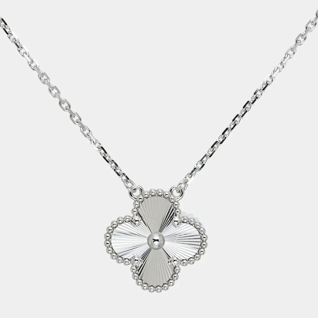 Silver Clover Necklace