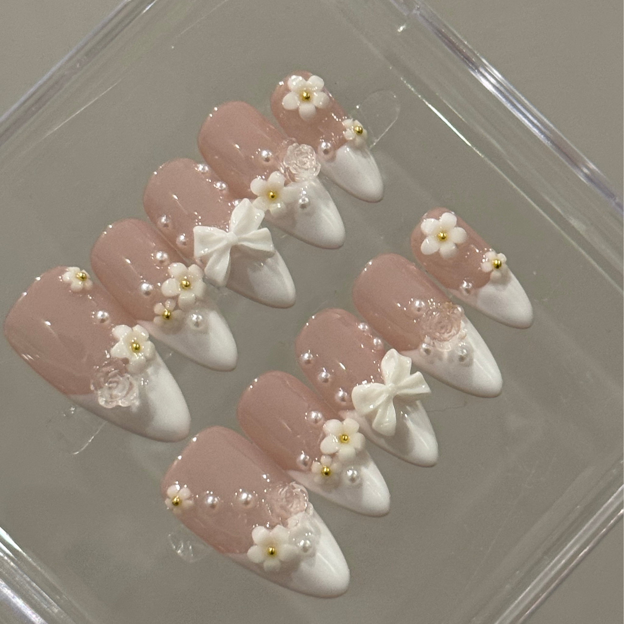 N20 White Daisies Nails Set