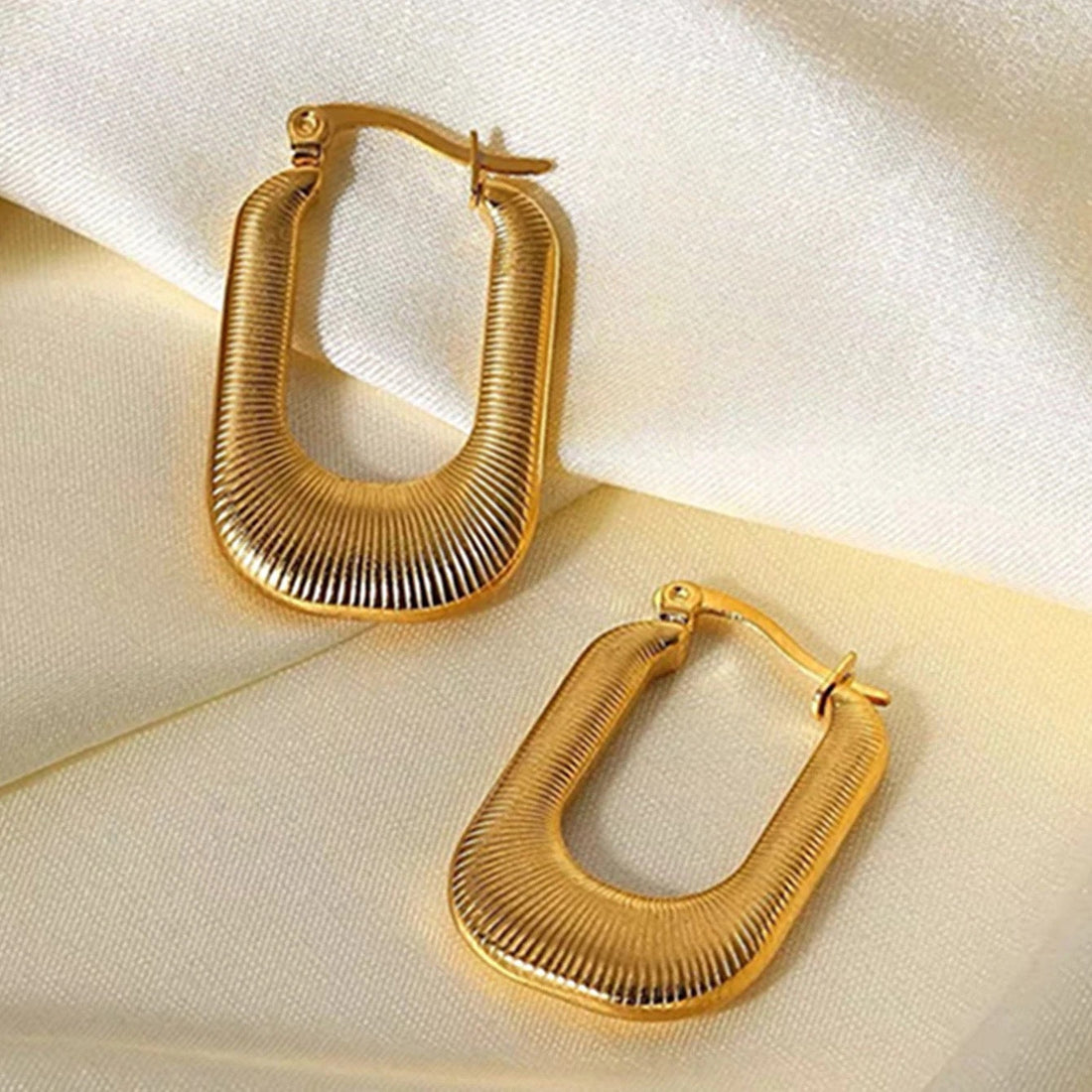 U Shaped ribbed Hoops