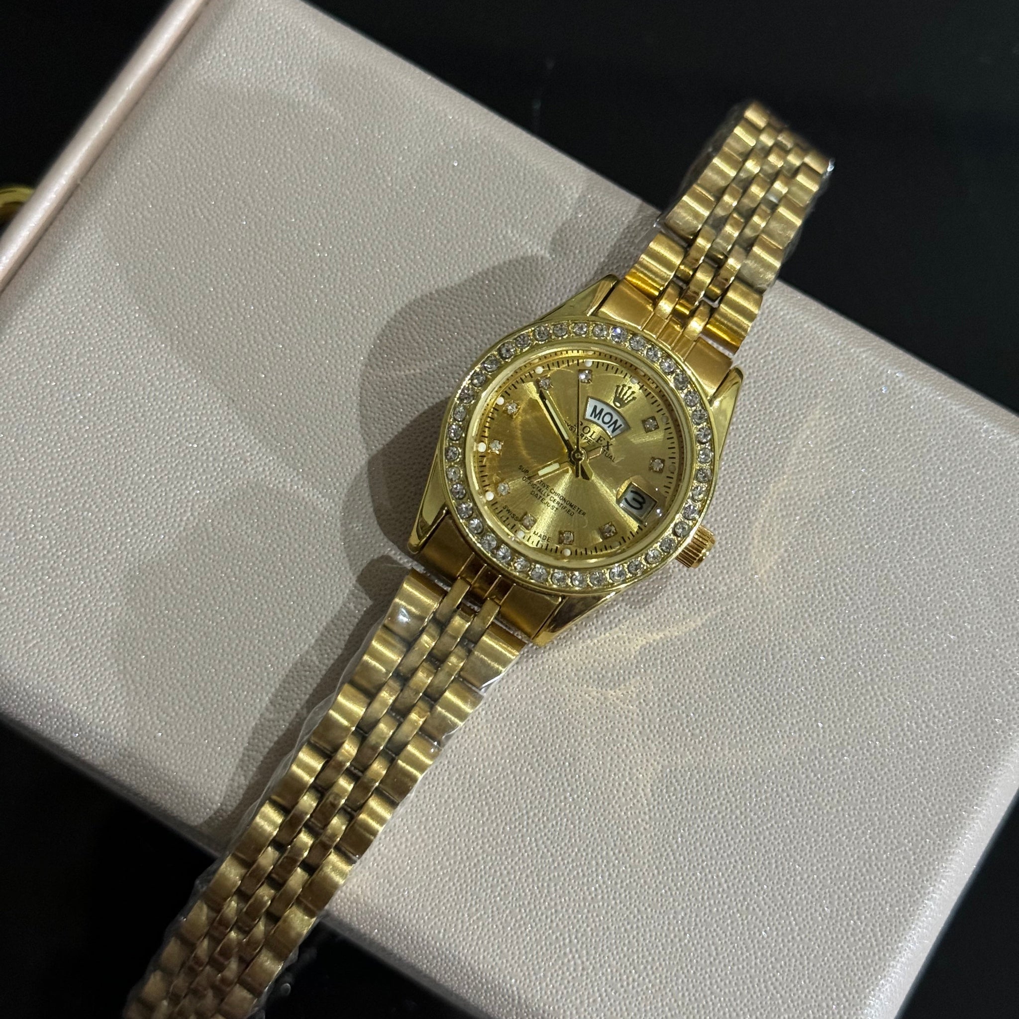 Luxe Watch Gold