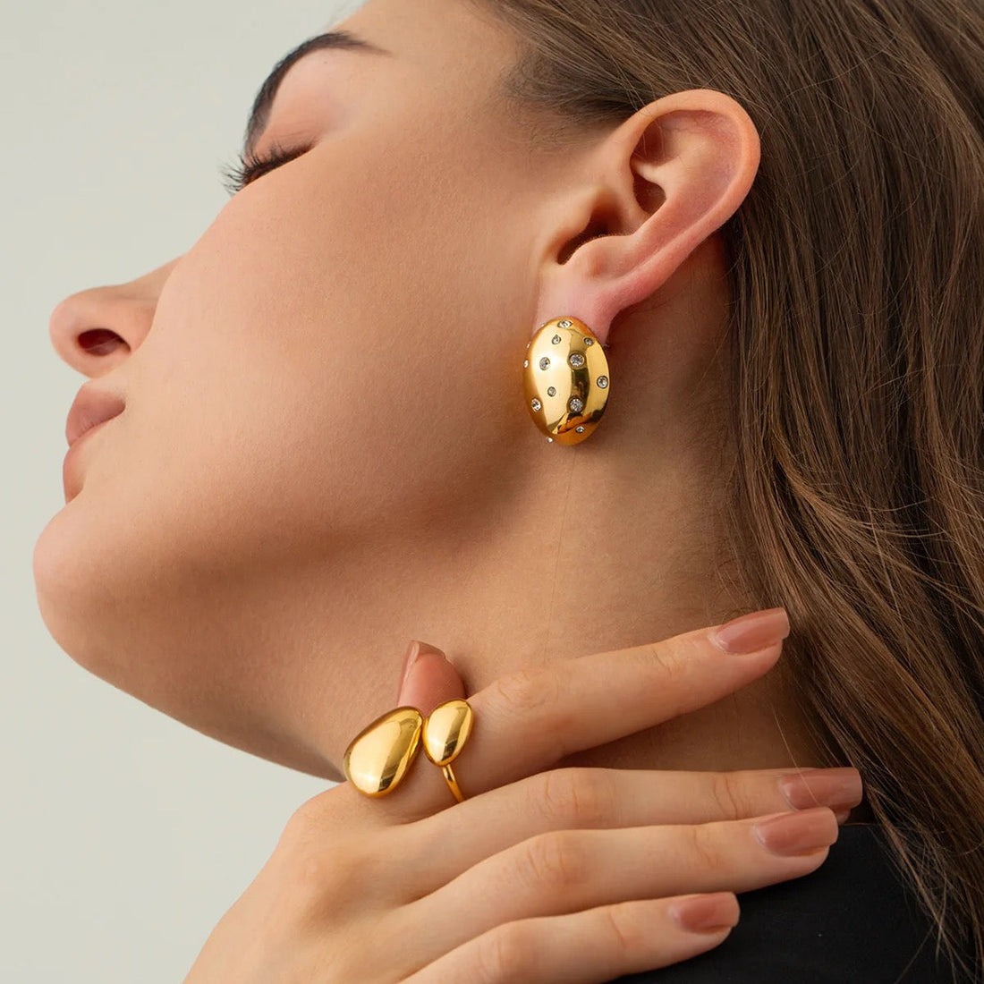 Faria Oval Earrings