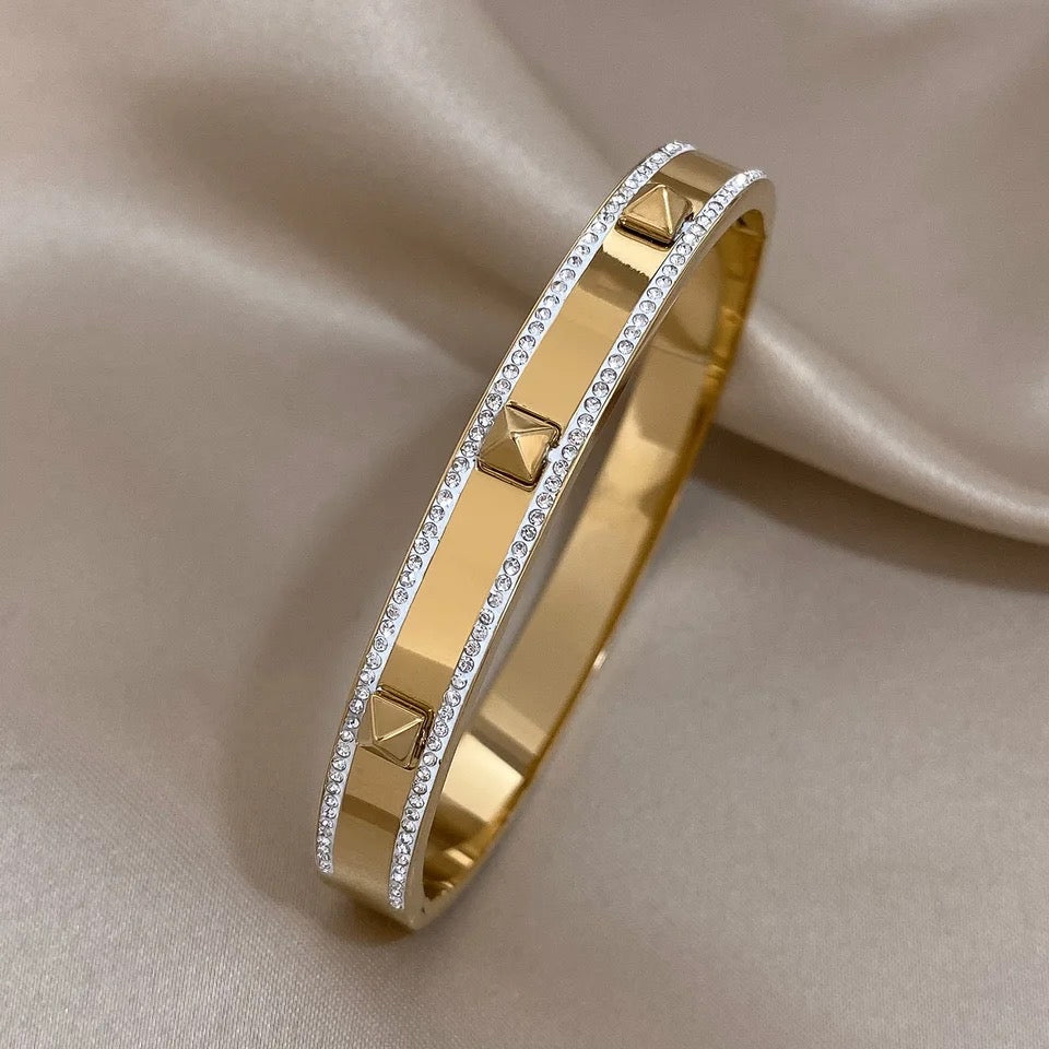 Rivet Gold Bangle A46