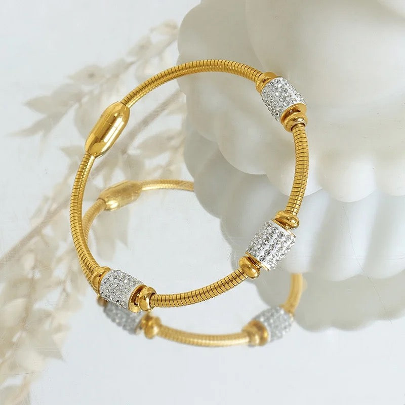 Amazon Gold Bangle A65