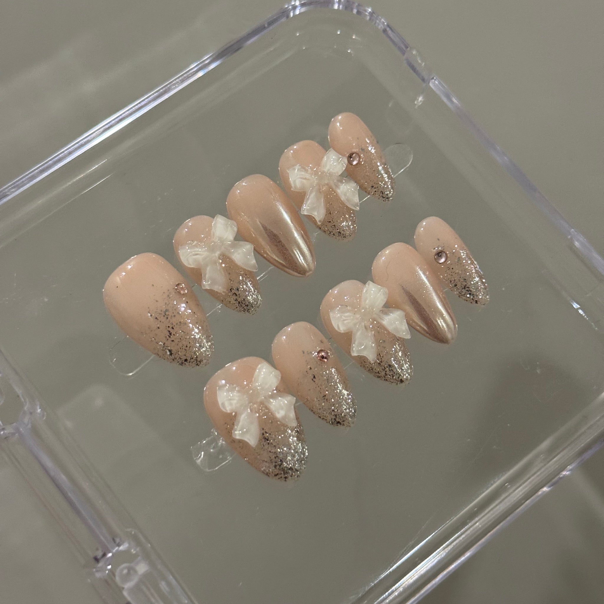 N27 Glittery Medona Nails Set