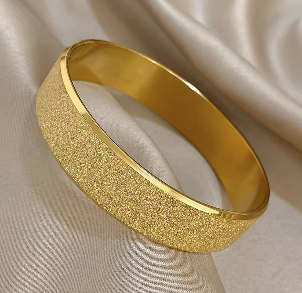 Lustrous Bangle