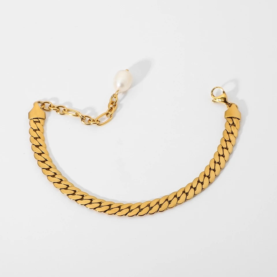 Charm Pearl Bracelet